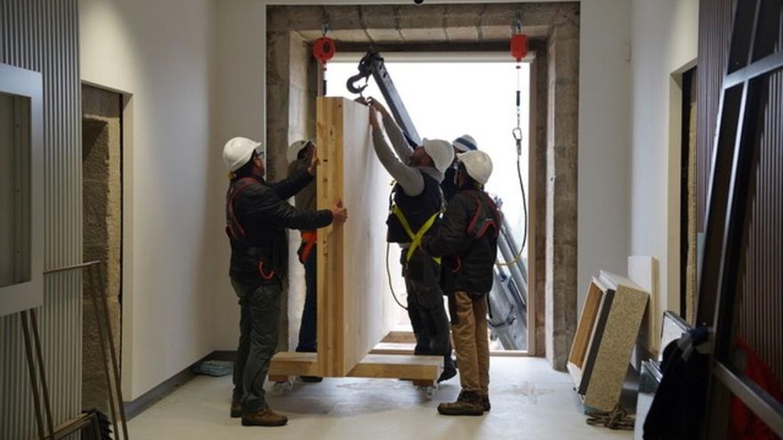 Inician los trabajos para la instalación de la pasarela que unirá los dos edificios de Bonaval