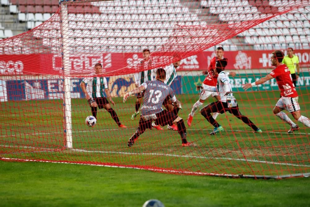 Un Real Murcia peleón no puede con el Córdoba (0-1)