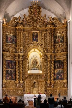 Entrega de la rehabilitación del retablo de la Virgen de Los Remedios en la Catedral de La Laguna