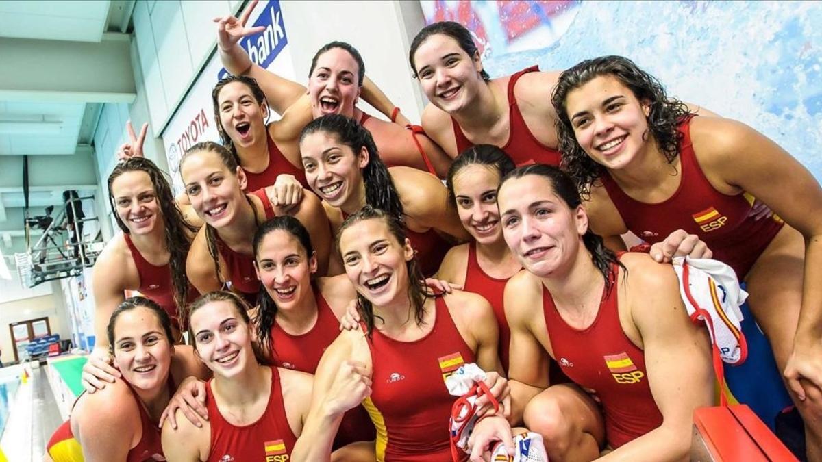 Las jugadoras españolas celebran la deseada clasificación para los Juegos.