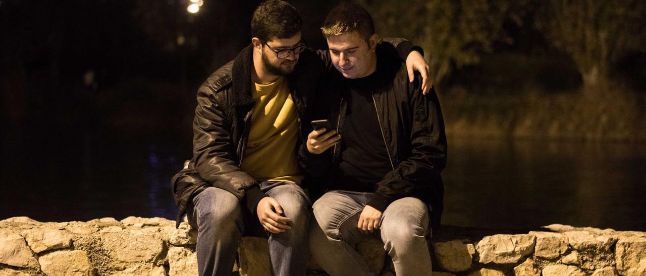 Diego y David en el parque de cabecera 
de València. f.bustamante