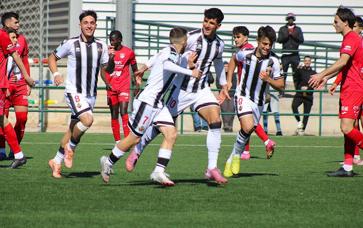 Rubén Catalá celebra el 1-0 anotado nada más comenzar el encuentro.