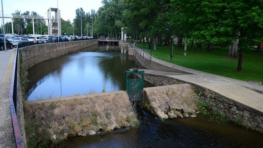 Plasencia reparará todas las compuertas de su canal de baños