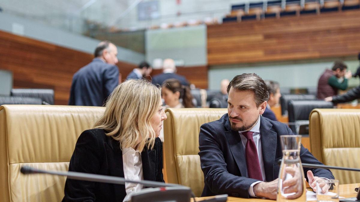 Guardiola seguirá liderando la negociación con Vox en Extremadura pese a la intervención de Génova