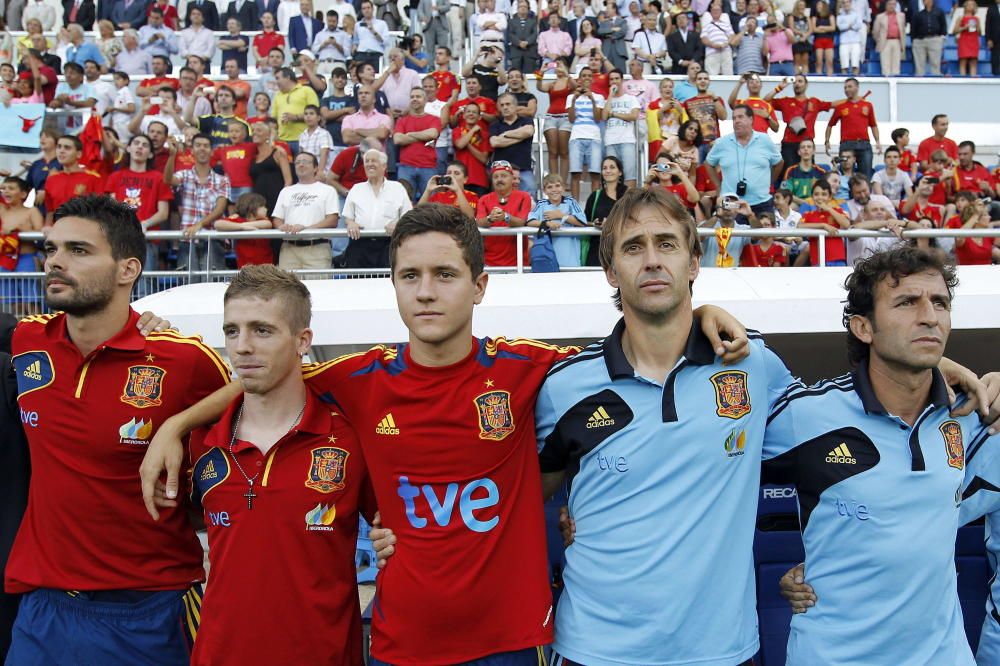 Después de su retirada, debutó como primer entrenador en el Rayo en 2003 en Segunda, aunque fue destituido poco después. Se incorporó más tarde al cuerpo de ojeadores del Real Madrid y se hizo cargo del Castilla en 2008. En 2010 ingresó en la RFEF, donde se hizo cargo sucesivamente de las selecciones sub'19, sub'20 y sub'21. En 2013 se proclamó campeón de Europa con la selección sub'21.