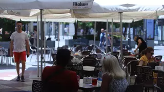 Los hosteleros de Córdoba tendrán que delimitar sus terrazas con tachuelas con la nueva ordenanza de veladores