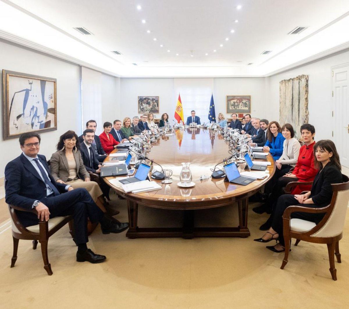 Sánchez ordena perfil baix per vacances Sánchez ordena perfil baix per vacances