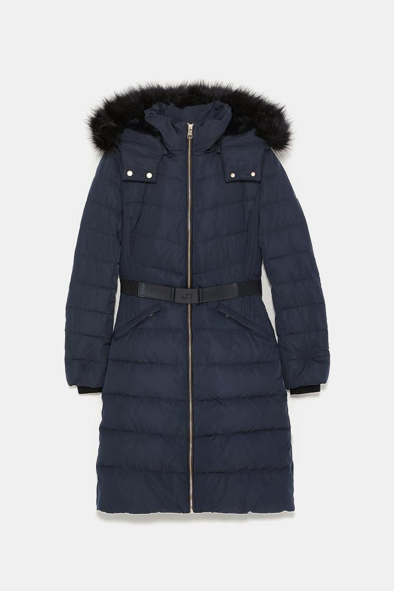 Special Prices Zara: Abrigo plumífero con capucha y cinturón. (Precio: 49, 99 euros)