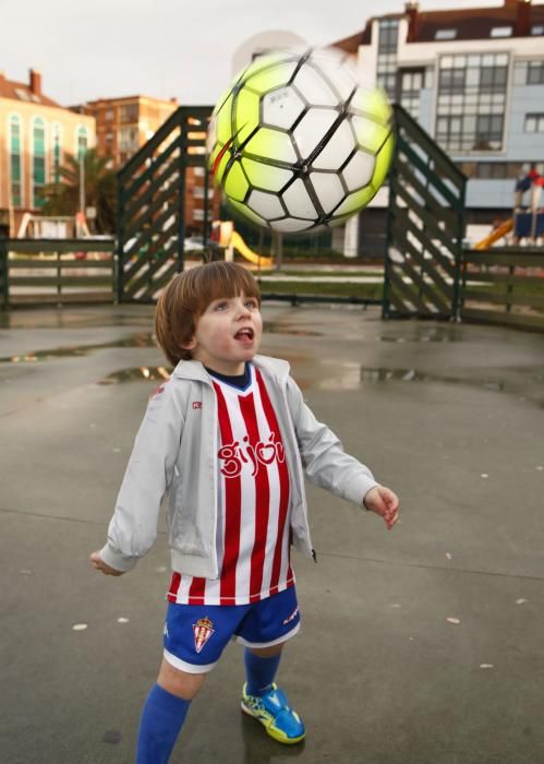 Alex Devesa Alvarado, el niño de 3 años que sabe toda la alineación del Sporting