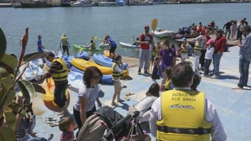 Más abierto que nunca Cientos de personas aprovechan la jornada de puertas abiertas del 1 de Mayo