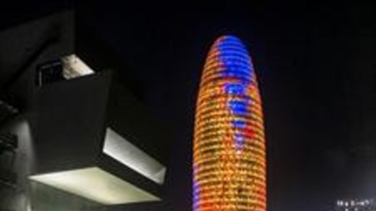 Torre Glòries 8El edificio, iluminado en favor de la Agencia Europea del Medicamento, el pasado 18 de julio.