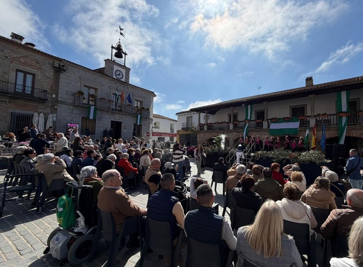 Una actividad en la plaza de la Villa de Dos Torres.