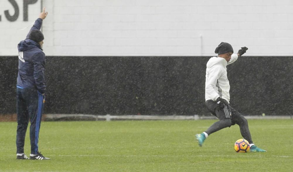 Las mejores imágenes del entrenamiento del Valencia de este domingo