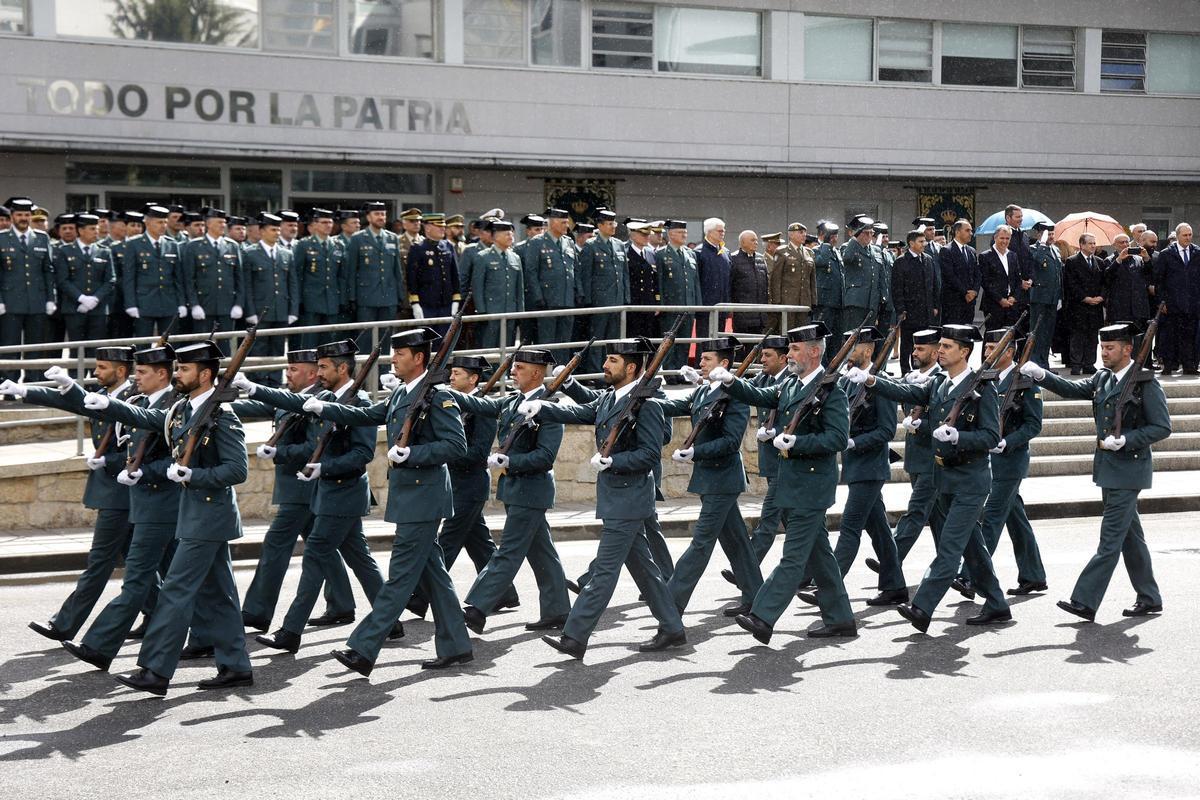 La ceremonia se completó con un desfile de distintas especialidades del Instituto Armado.