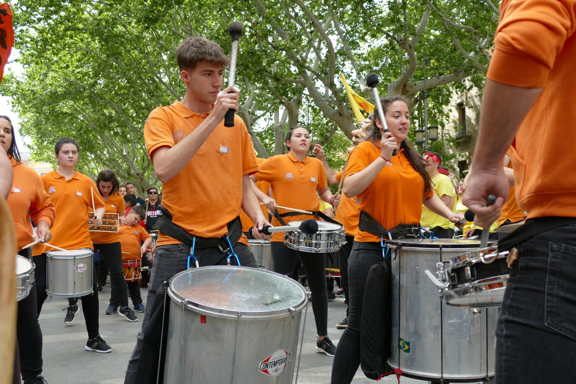 Figueres ressona amb una gran batucada de Santa Creu