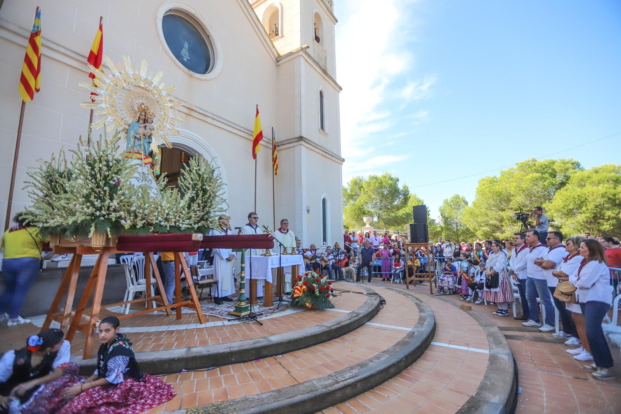 Benejúzar recobra esplendor y alegría con su Pilarica