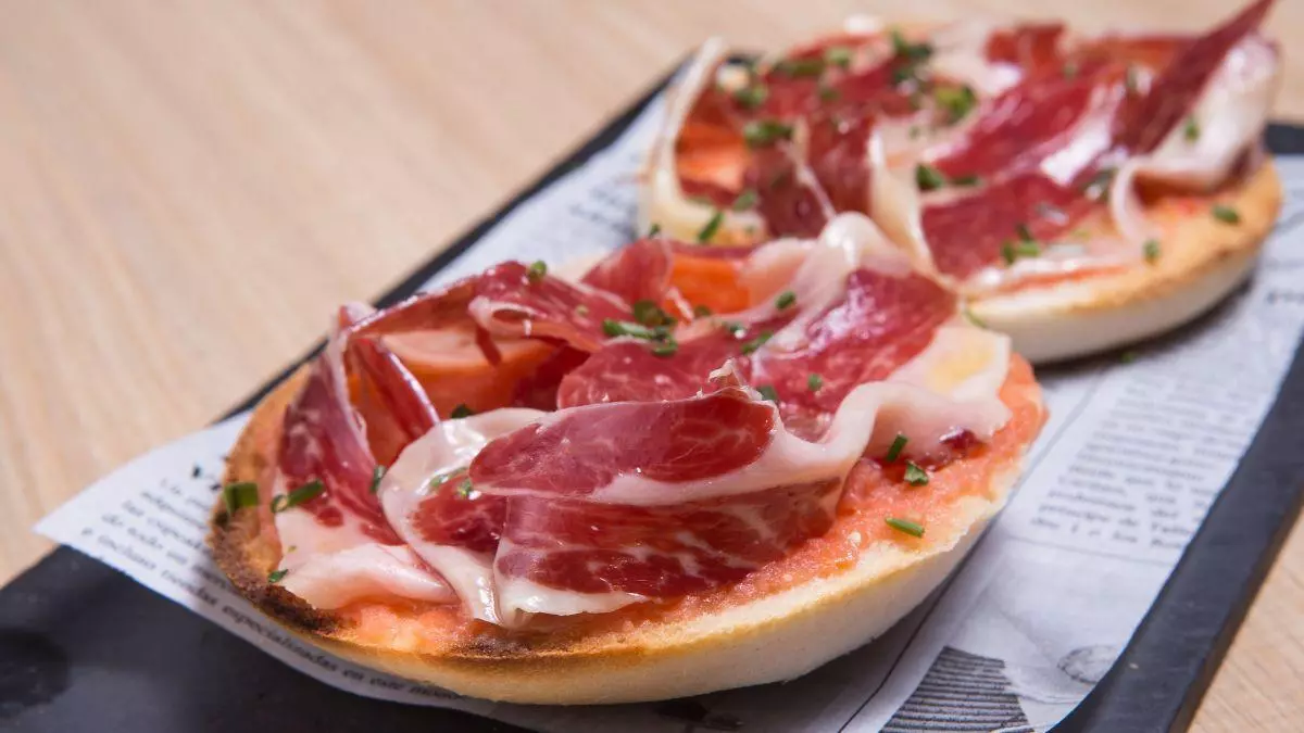 Antonio Andújar, nutricionista: “Si tomas tostadas con jamón en el desayuno, necesitas pan de calidad, tomate y una pieza de fruta”