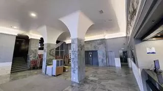 Un gigante se vacía en el centro de Vigo