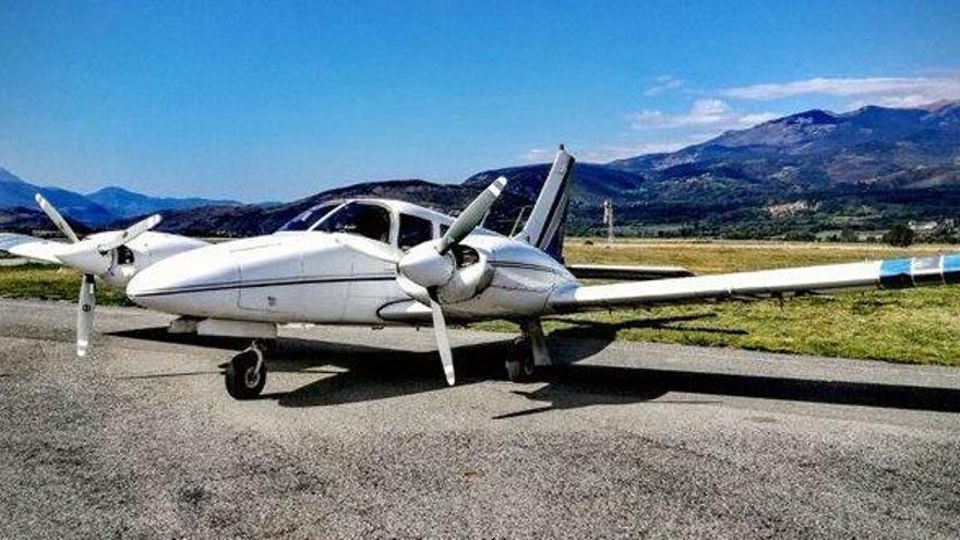 Una avioneta a l&#039;aeròdrom de Das i Fontanals, des d&#039;on es poden enlairar els aparells per a la gestió forestal