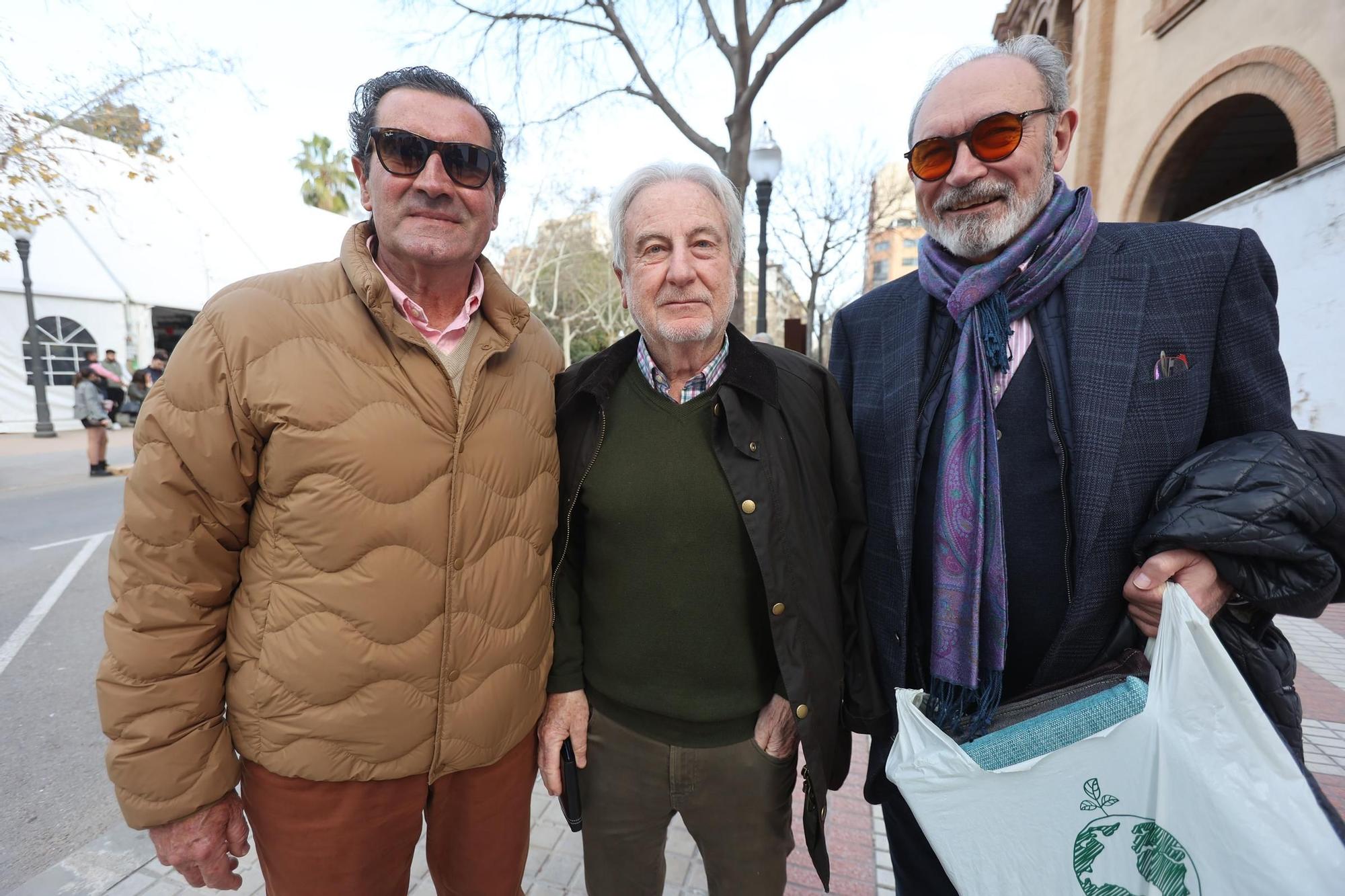 Aficionados taurinos en la feria de la Magdalena este jueves