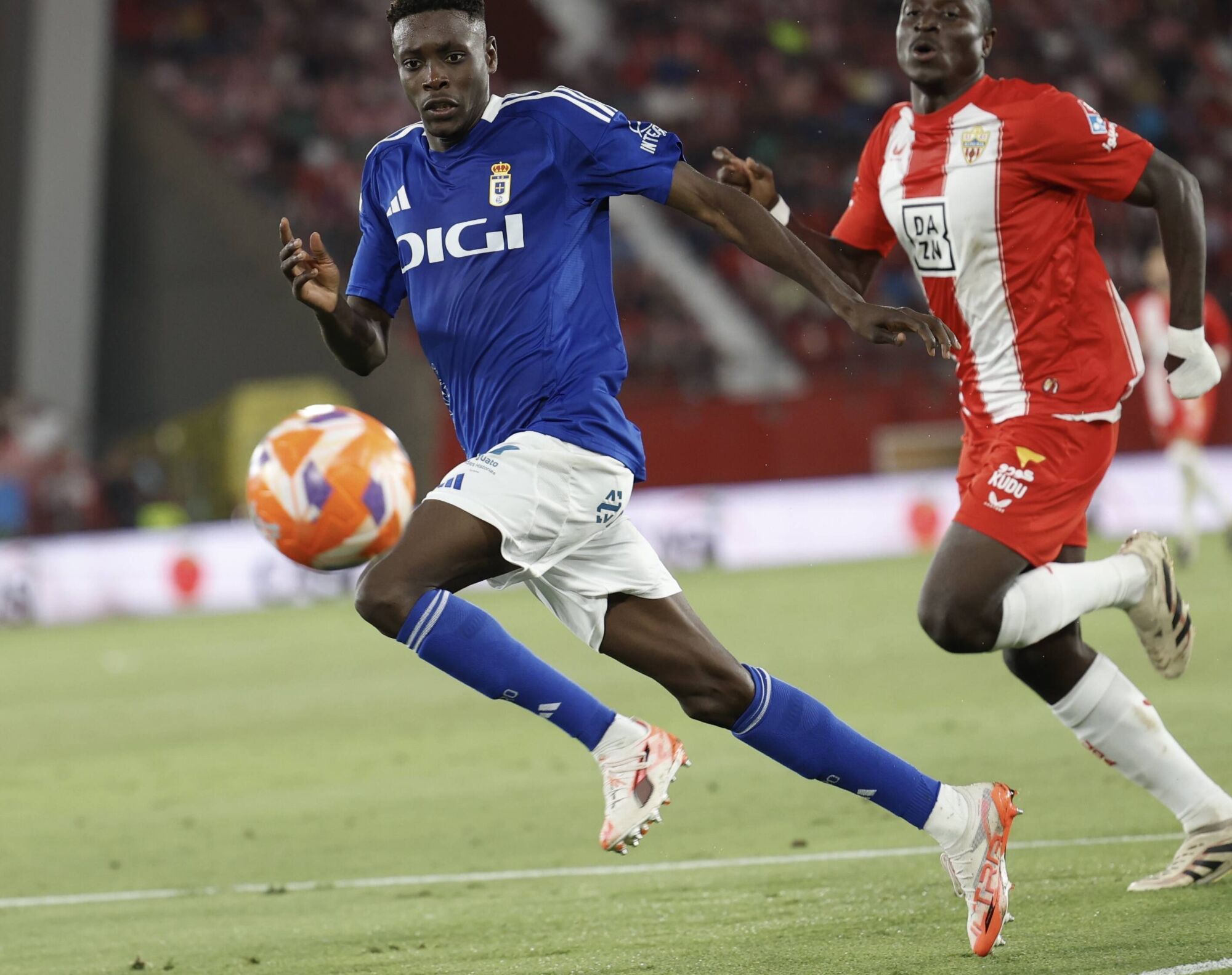 Así fue el primer partido del play-off entre el Almería y el Real Oviedo 