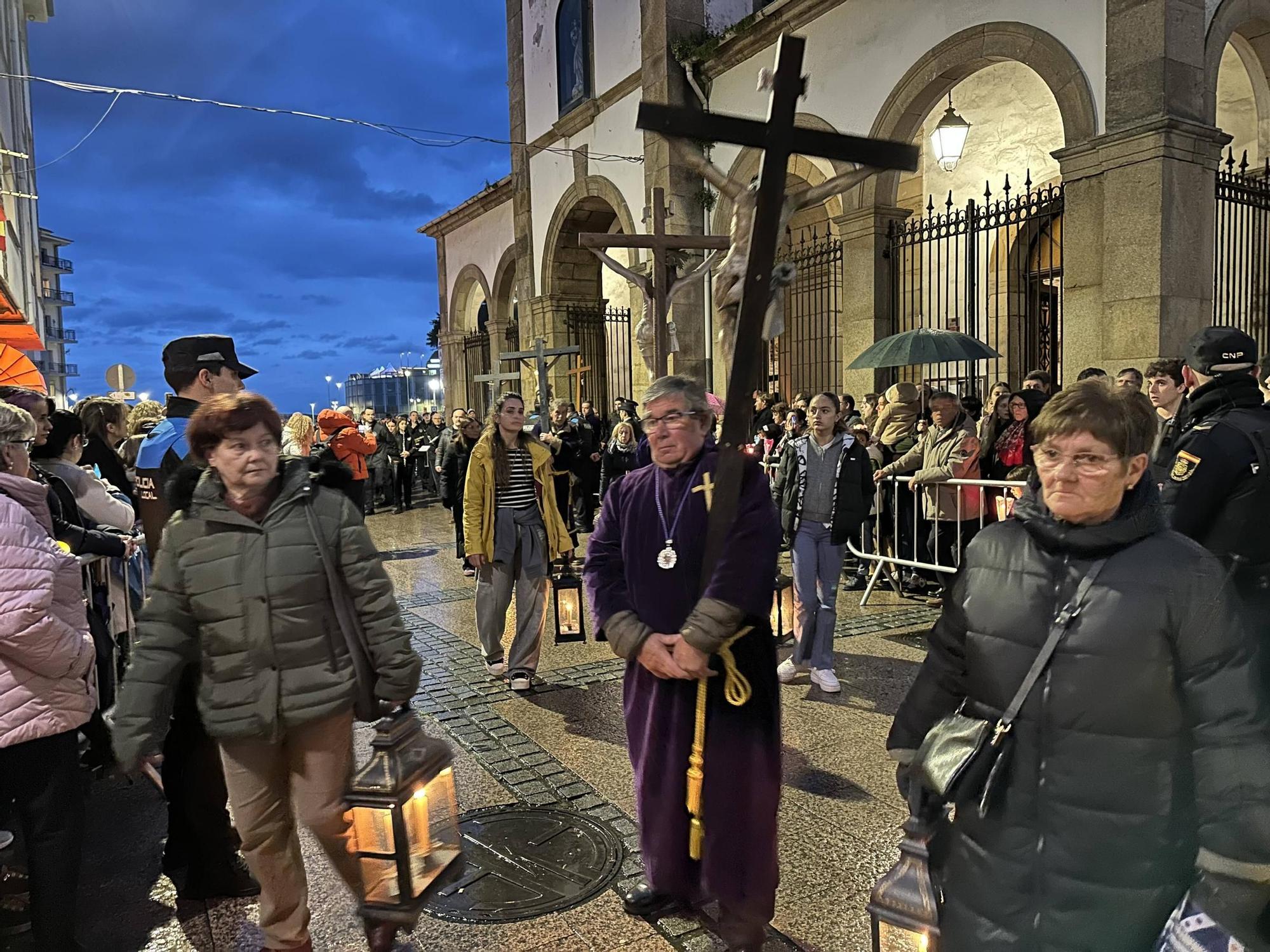 EN IMÁGENES | La envolvente procesión del Nazareno en Luarca
