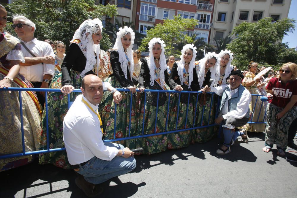 Las belleas junto a Manolo Jiménez y Gabriel Echávarri