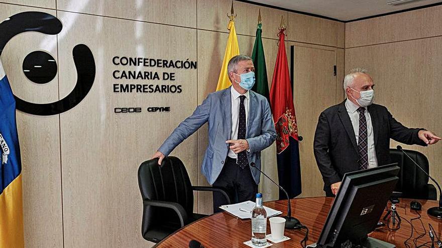 Agustín Manrique de Lara y José Cristóbal García, en la sede de la CCE.