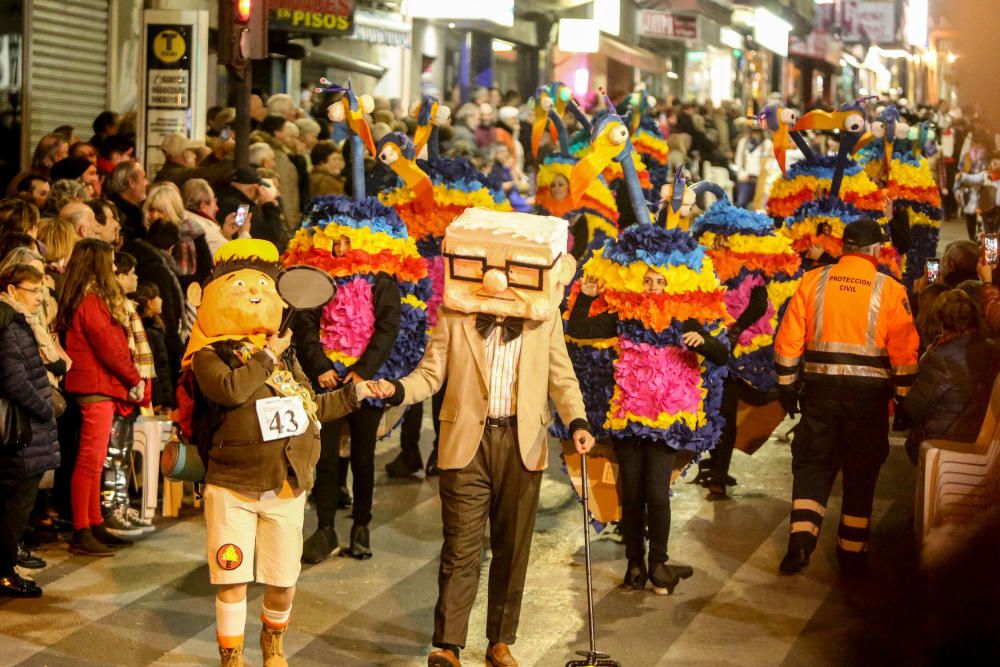 El Carnaval llena Benidorm de disfraces