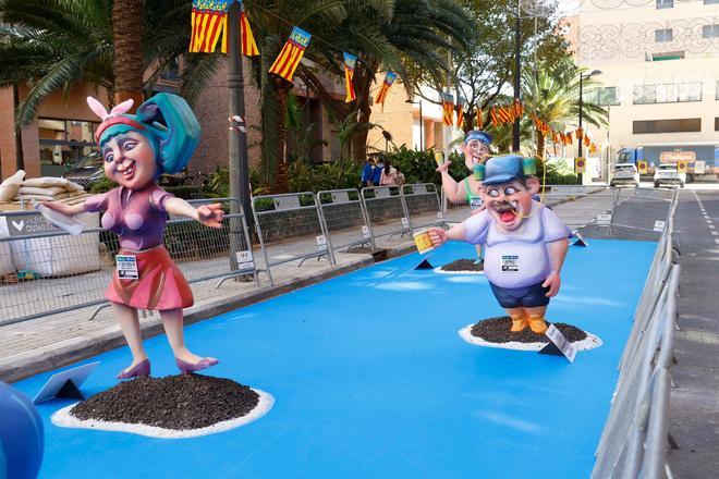 Inauguración de la falla Mestre Arambul Sanz, "la más larga de la historia", dedicada al Maratón