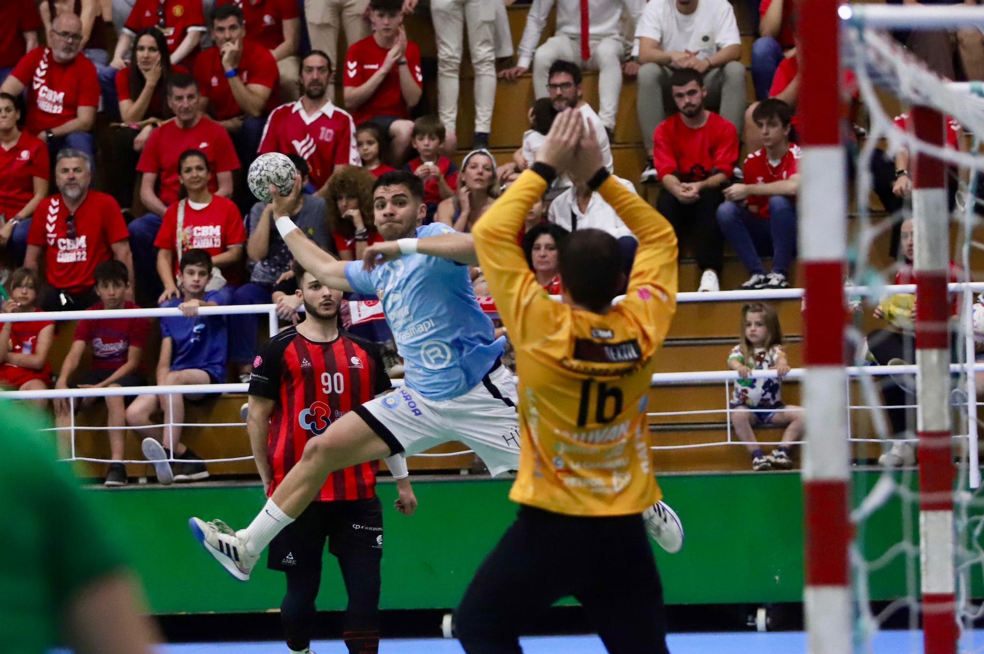 Cajasur Córdoba Balonmano-Ibiza: el partido de ida por el ascenso a División de Plata, en imágenes