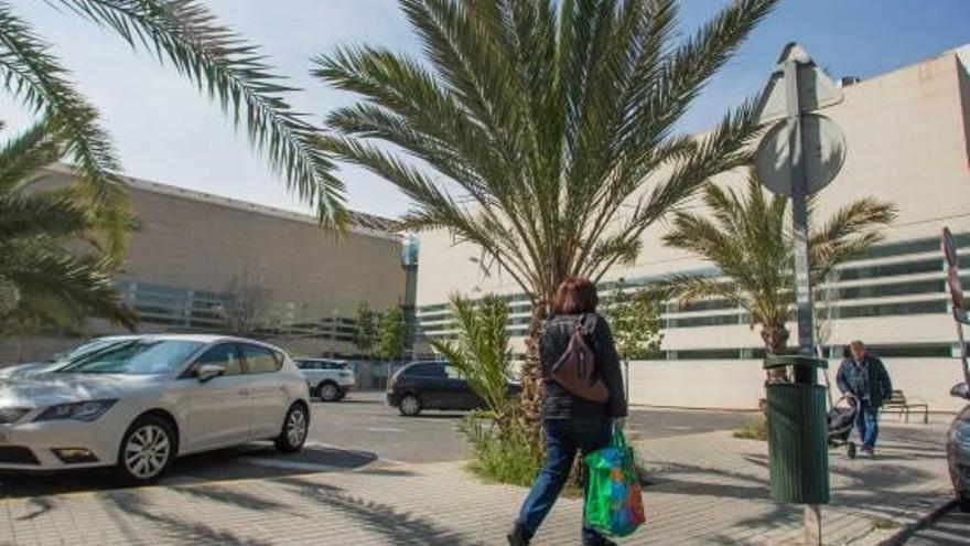 El Centro de Salud de El Toscar, que ha despertado las quejas de los vecinos por demoras.