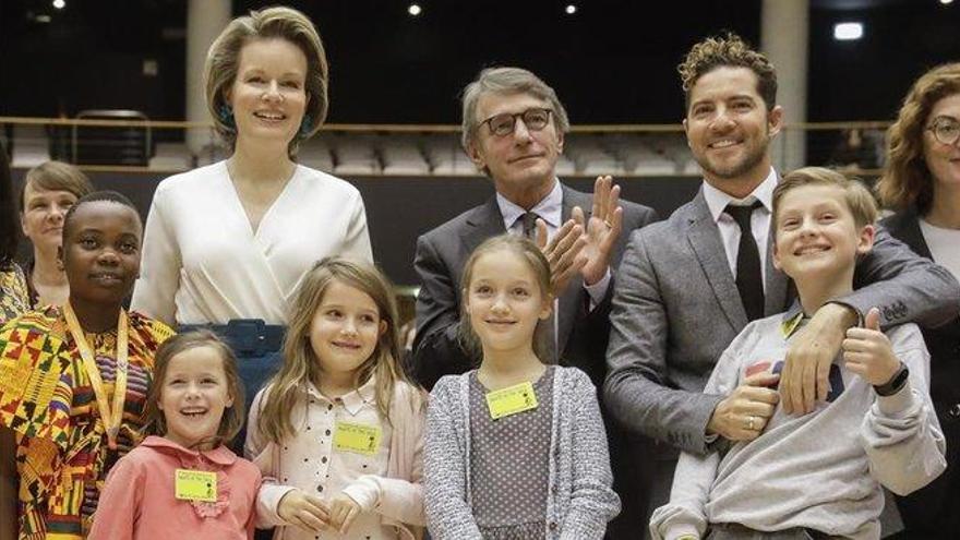 Bisbal da la cara por los niños en el Parlamento Europeo