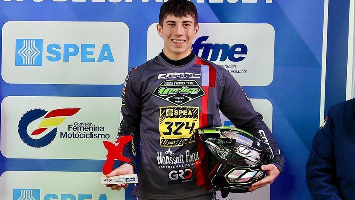 Marc Planella, a dalt del podi del Campionat d'Espanya.