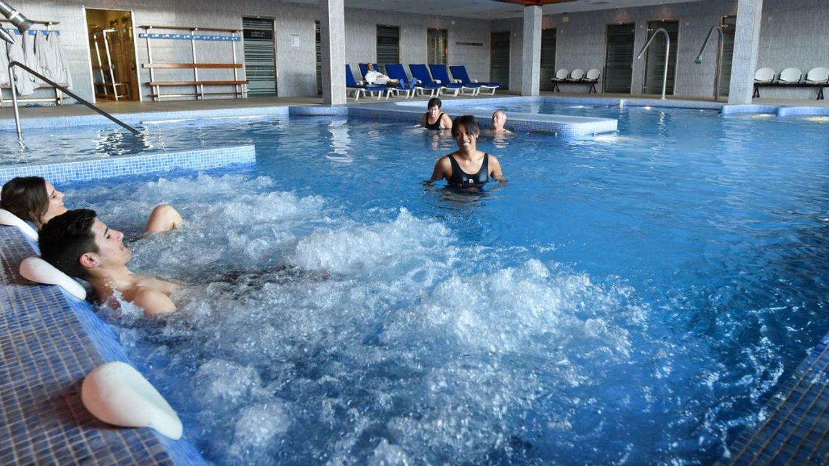 Pileta central en el balneario de Ledesma.