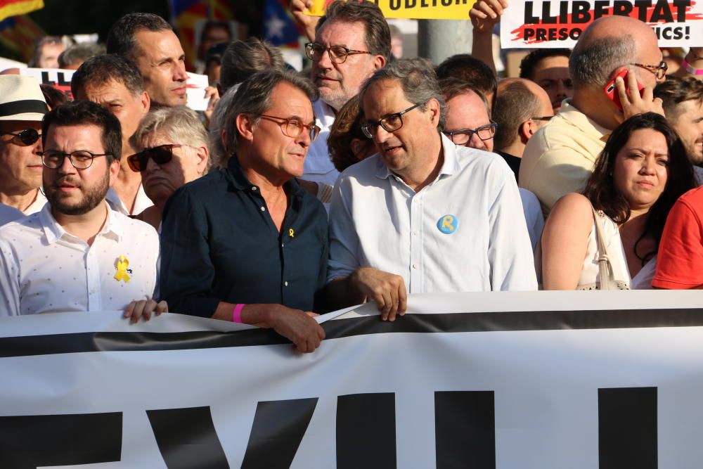 Manifestació a Barcelona per reclamar la llibertat dels polítics presos i a l'estranger