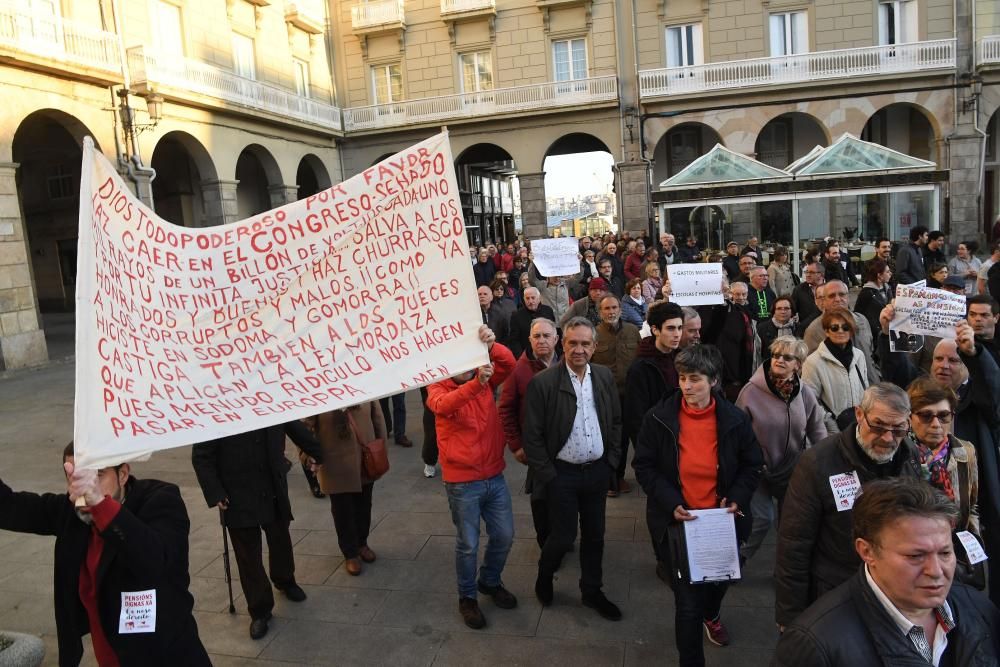 Los jubilados coruñeses salen a la calle