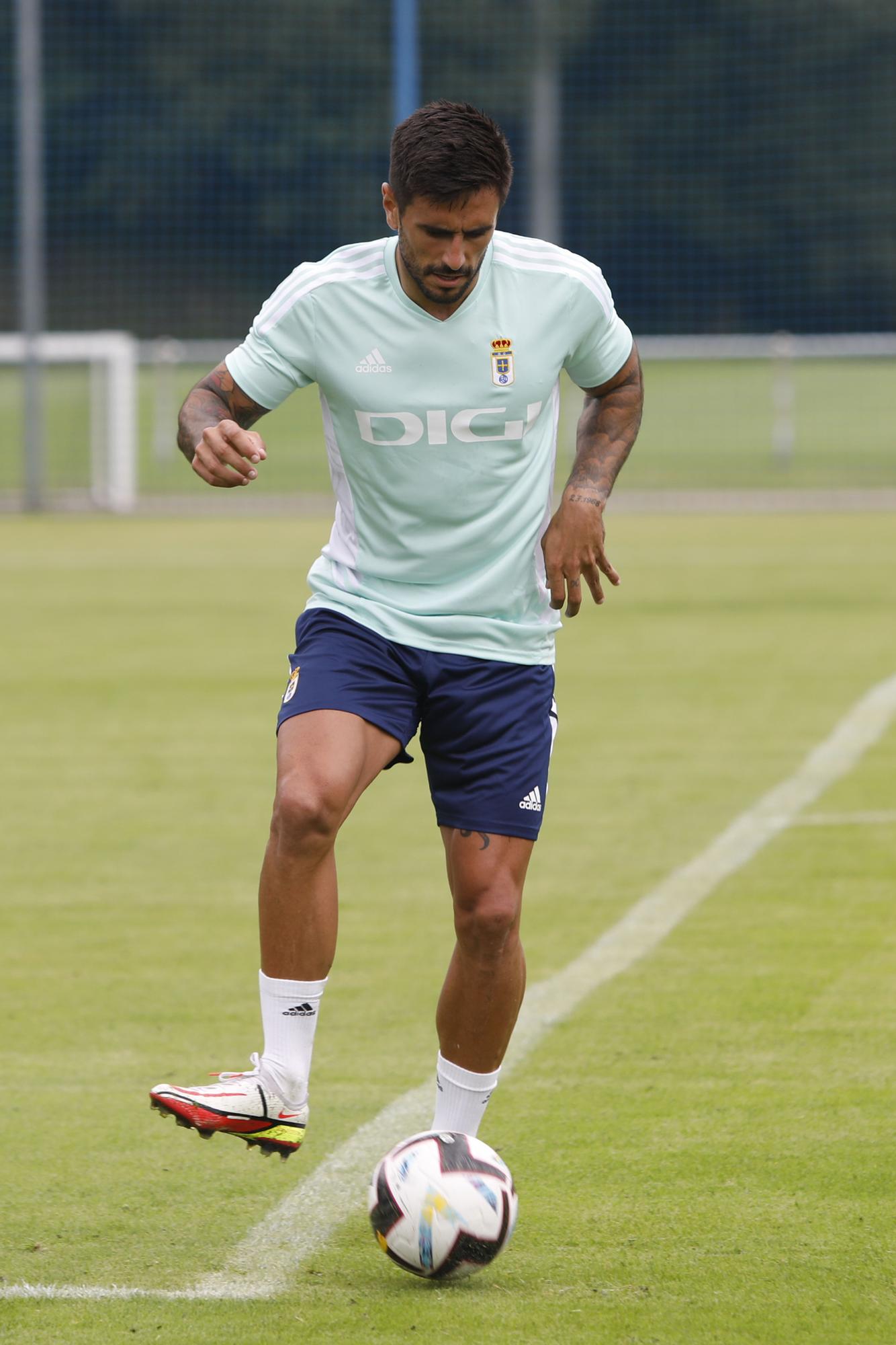 EN IMÁGENES: el primer entrenamiento del Oviedo