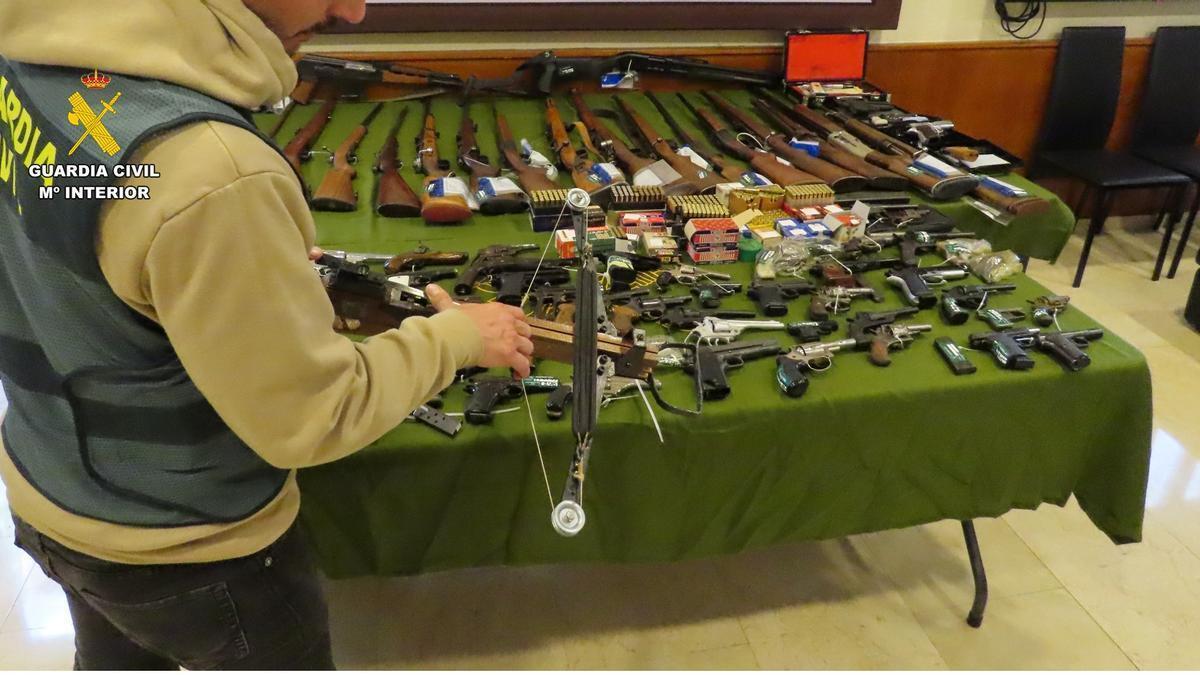 Desmantelan un taller clandestino de armas en Hondón de las Nieves -  Información