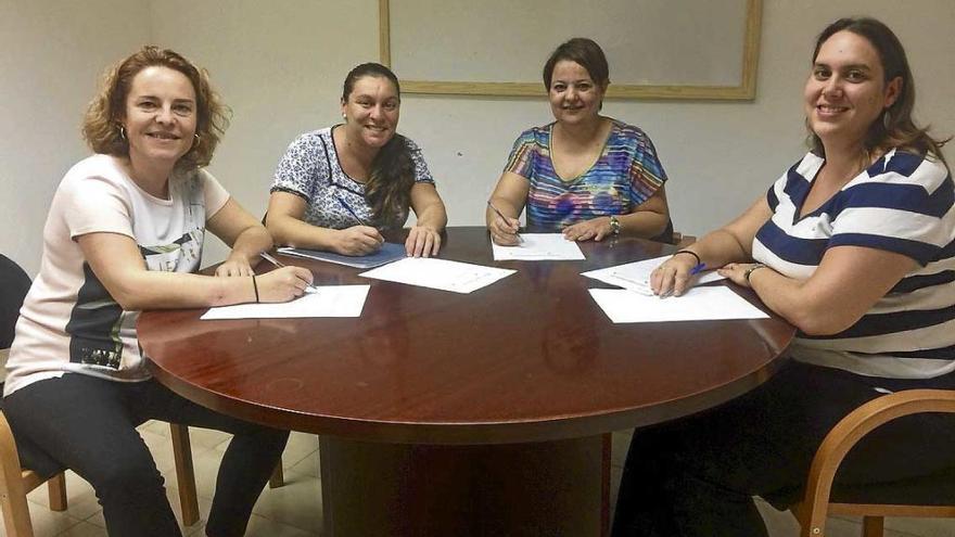 Equipo técnico organizador con la regidora Almagro.