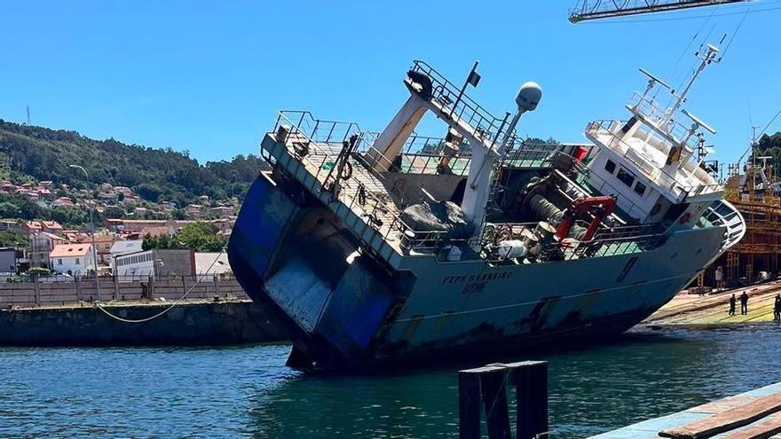 El pesquero gallego «Pepe Barreiro» queda encallado tras un 