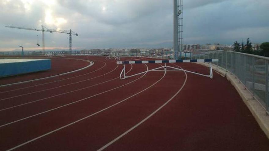 Alcantarilla UPyD denuncia hundimiento de la pista de atletismo
