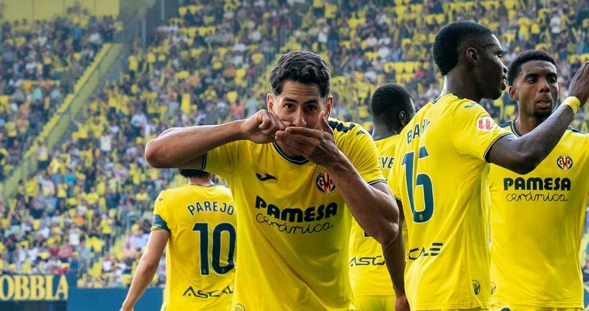 Así celebra Ayoze Pérez los goles.