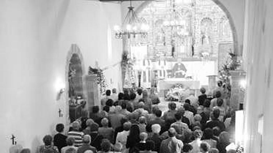 Asistentes al acto de hermandad celebrado el año pasado en Teverga.