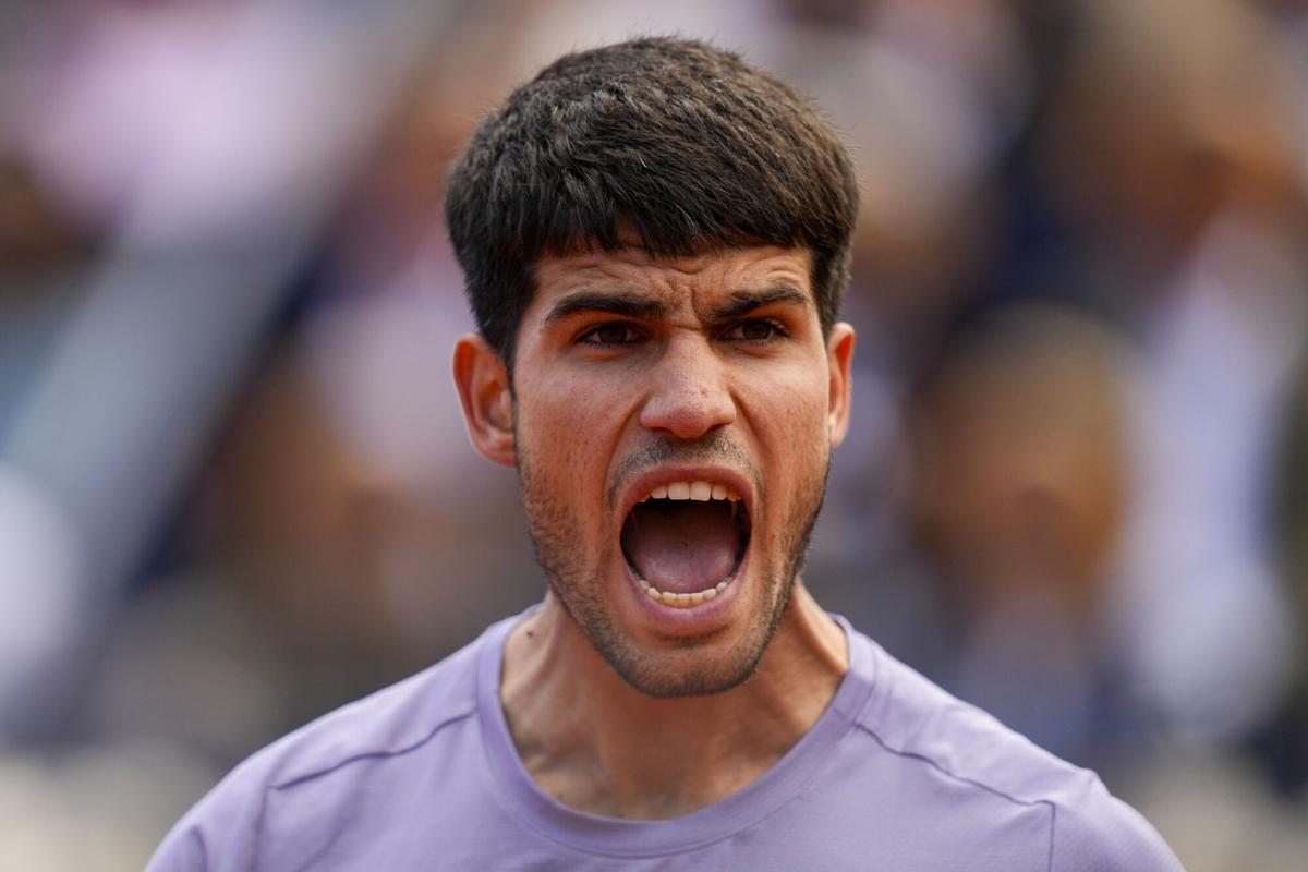 El tenista español Carlos Alcaraz durante la final del Barcelona Open Banc Sabadell-Trofeo Conde de Godó de 2025 frente a Holger Rune.