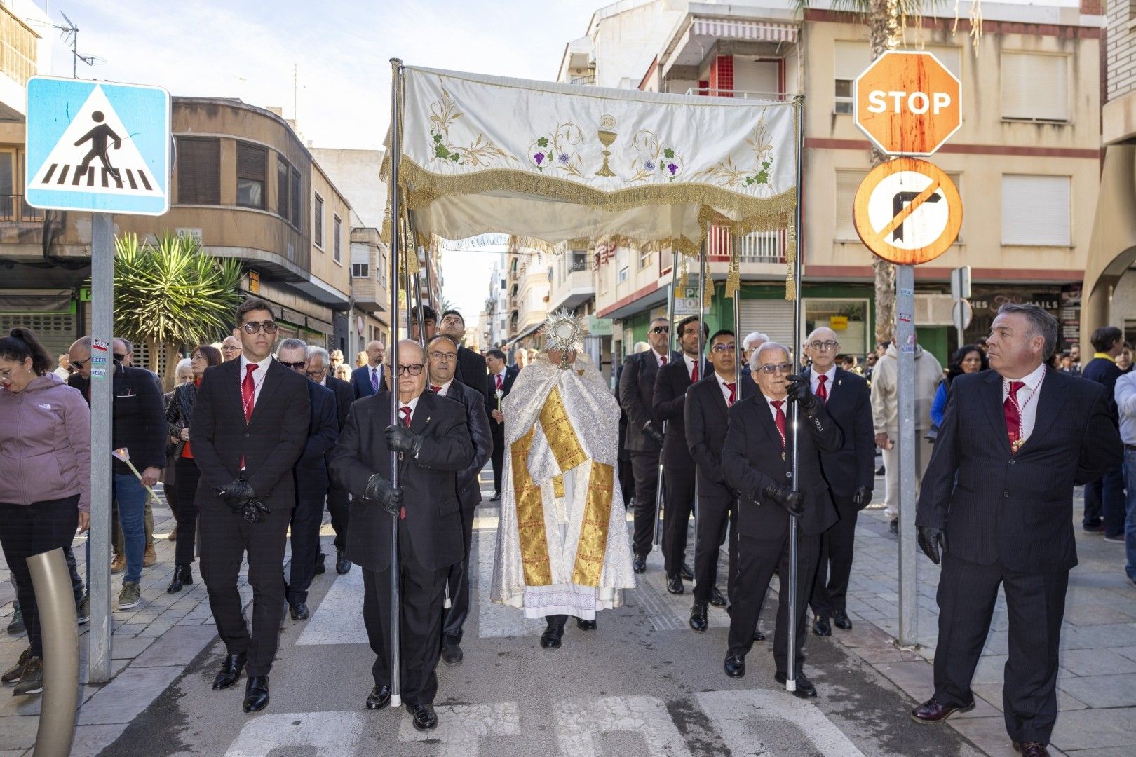 Las imágenes de la procesión del Encuentro del Domingo de Resurrección en Torrevieja