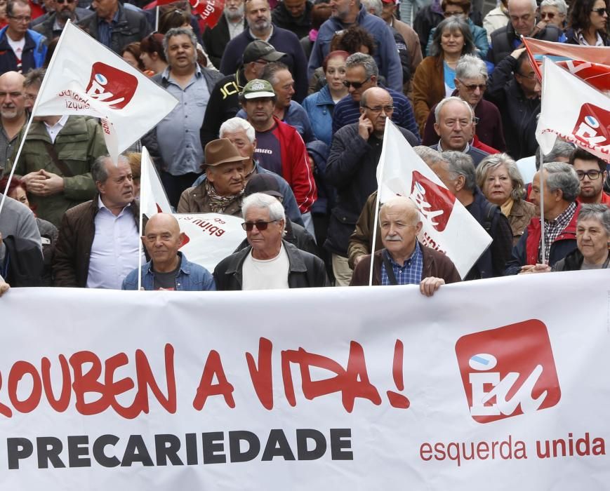 Día del Trabajador en Vigo | Miles de personas exigen la derogación de la reforma laboral