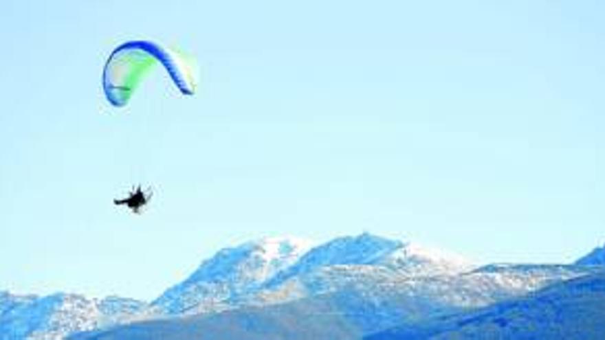 Parapente y paramotor en el Valle del Ambroz