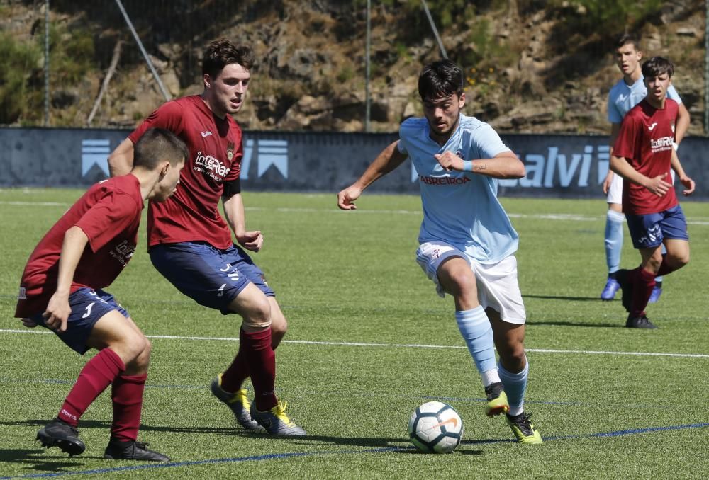 El equipo celeste se proclama campeón de liga tras golear al Pontevedra.