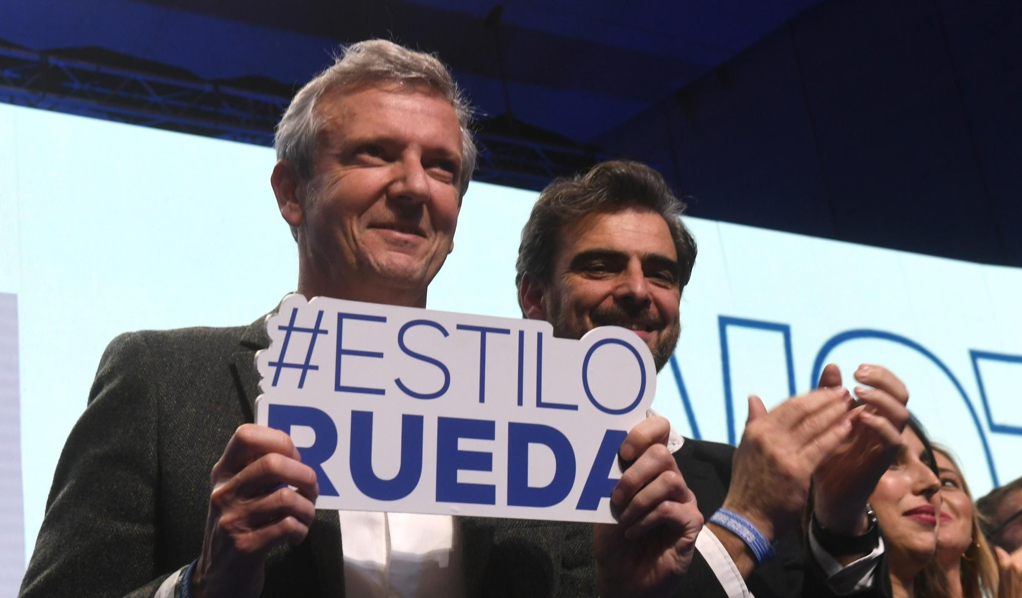Feijóo se vuelca con Rueda en el cierre de campaña: "Le veo más presidente que nunca"